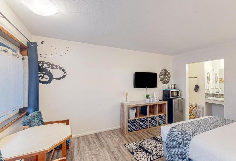 إستوديو سوبيريور, Lamplighter Inn