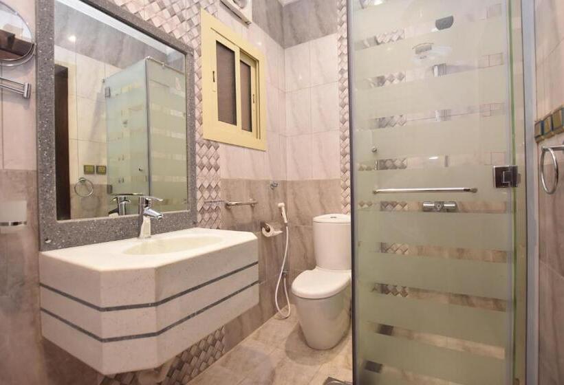 استودیوی استاندارد, برج الفارس للشقق المخدومة