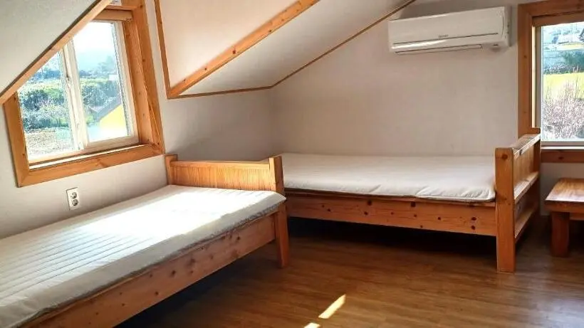 Perhehuone Vuoristonäkymä, Tree House Guesthouse