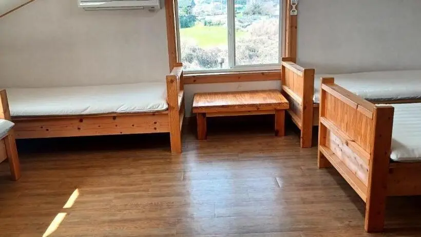 Perhehuone Vuoristonäkymä, Tree House Guesthouse