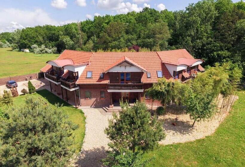 اتاق استاندارد سه تخته با بالکن, Owlcastle Bagolyvár