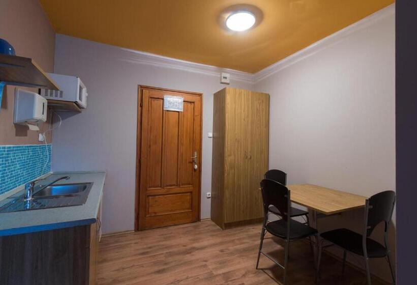 Familjerum Trädgårdsutsikt, Owlcastle Bagolyvár