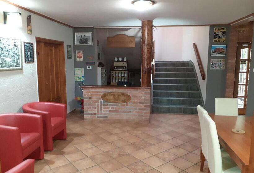 Standard Trippelrum, Owlcastle Bagolyvár