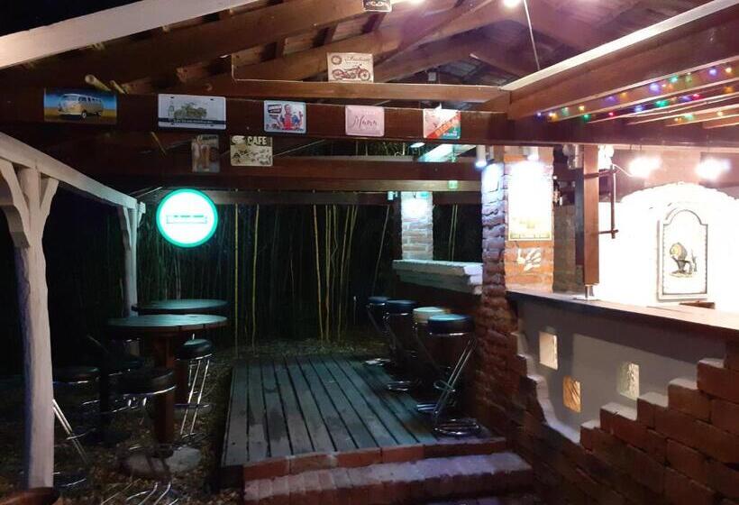 1 Sovrums Villa Trädgårdsutsikt, Owlcastle Bagolyvár