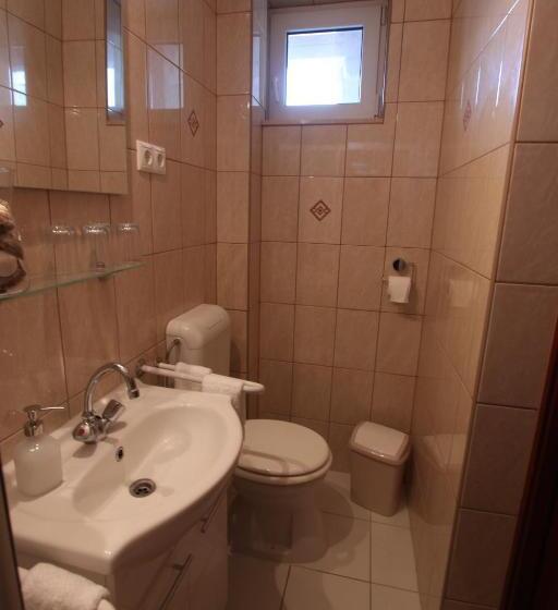 חדר סטנדרט לארבעה, Sorompó Vendégház