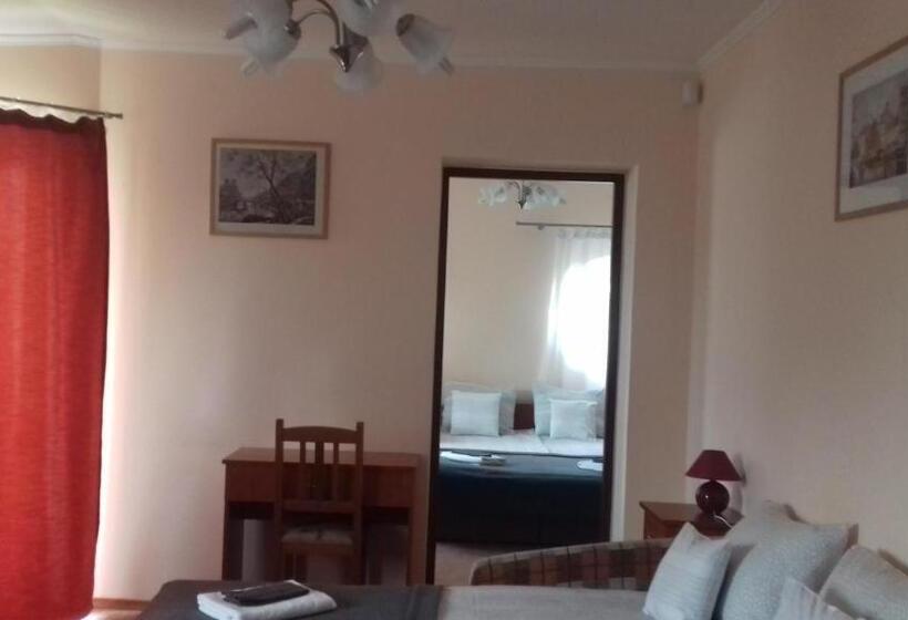 חדר סטנדרט לארבעה, Sorompó Vendégház