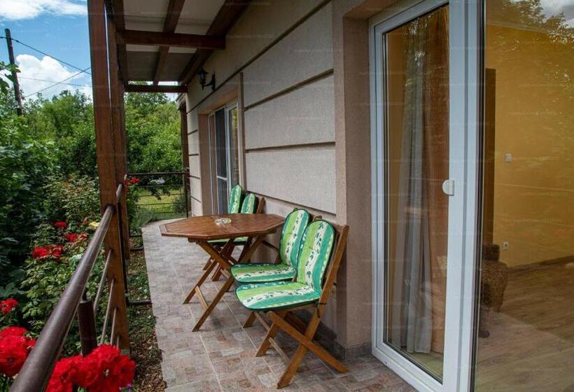 דירת חדר בקומת קרקע, Sorompó Vendégház