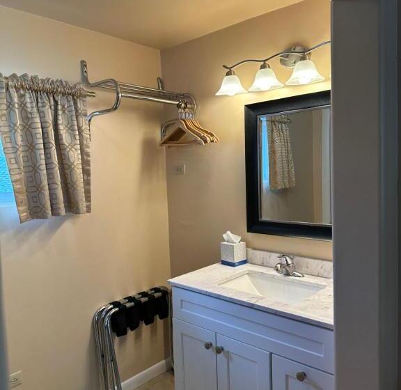 Delüks Oda, Abram Inn & Suites