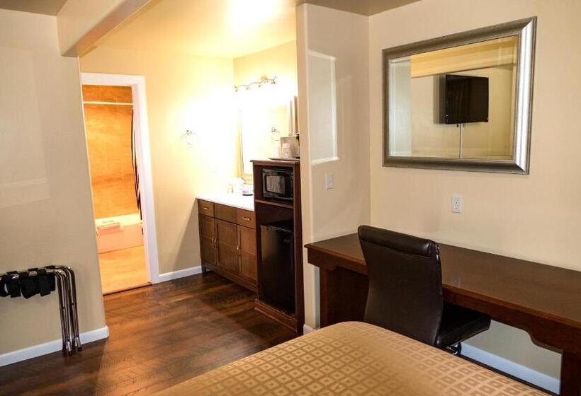 חדר סטנדרט לשלושה, Abram Inn & Suites