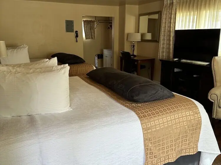 スタンダードルーム, Abram Inn & Suites