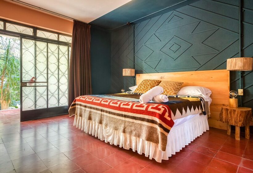 Номер Стандарт, Socialtel Atitlan Formerly Selina Atitlan