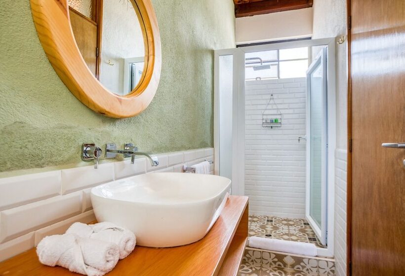 Люкс, Socialtel Atitlan Formerly Selina Atitlan