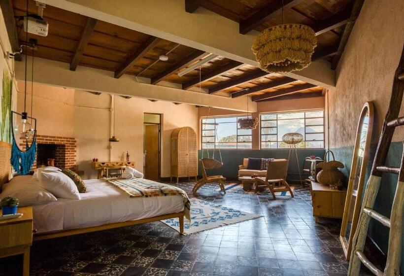 Люкс, Socialtel Atitlan Formerly Selina Atitlan