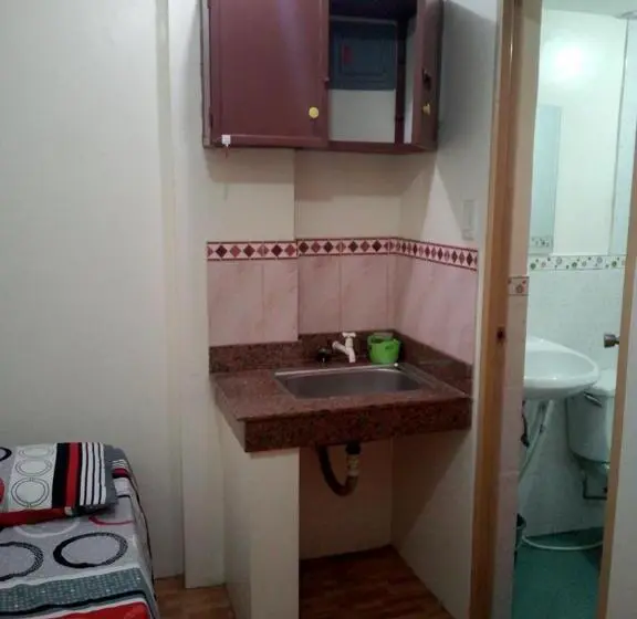 スタンダードシングルルーム, Budget Studio Unit In Makati