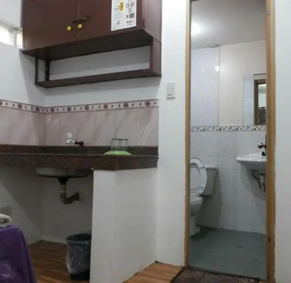スタンダードルーム, Budget Studio Unit In Makati