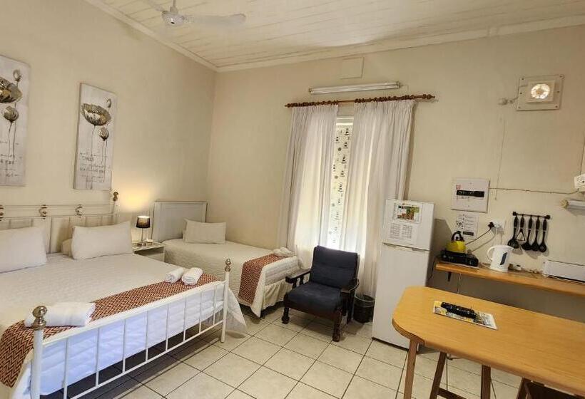 غرفة قياسية, Country Village