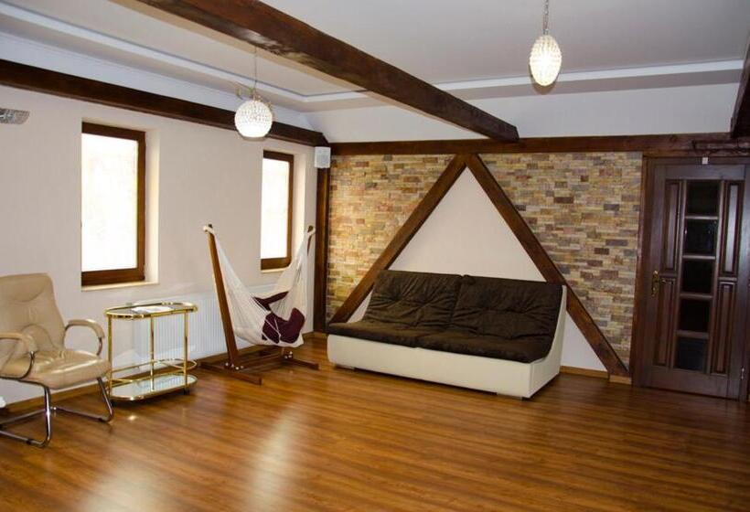 سوییت خانوادگی, Liubava