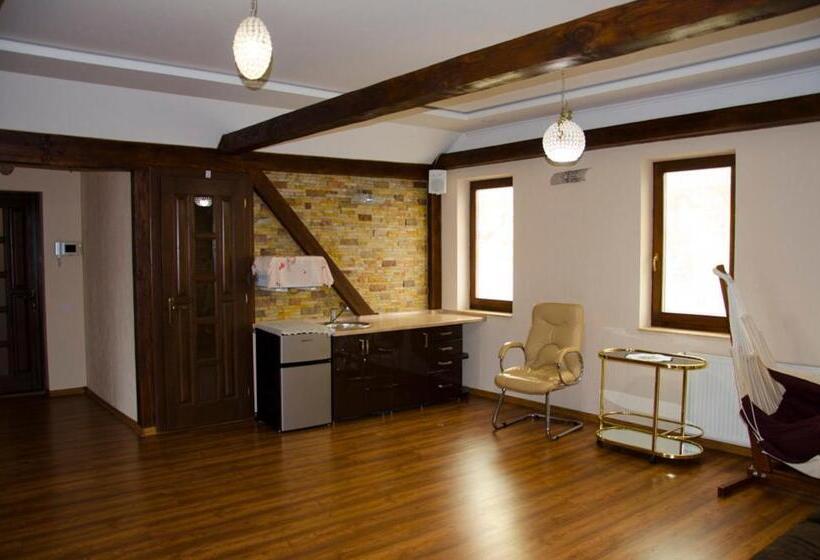 سوییت خانوادگی, Liubava