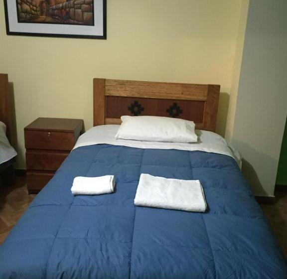 اتاق خانوادگی, Rumi Sonqo Hostel