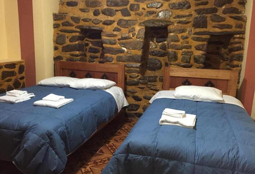 اتاق خانوادگی با سرویس بهداشتی مشترک, Rumi Sonqo Hostel