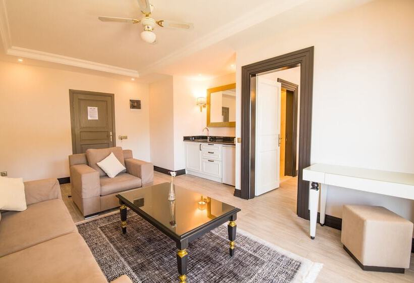 1 Bedroom Deluxe Apartment Sea View, The Mediteran