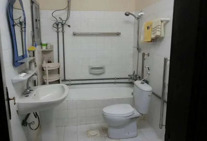 バス共有のスタンダードルーム, Al Eairy Furnished Apartments Al Ahsa 1