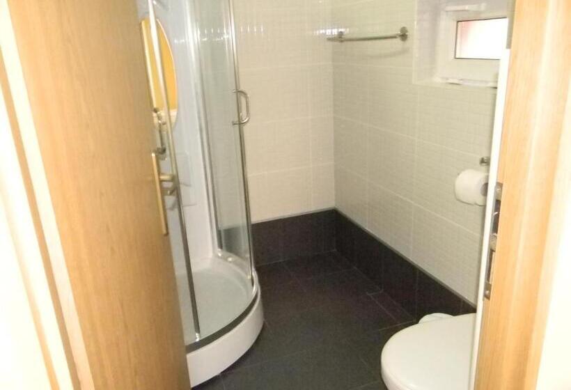 اتاق استاندارد, Family Pension