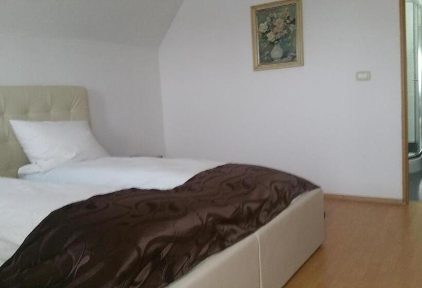 اتاق استاندارد, Family Pension