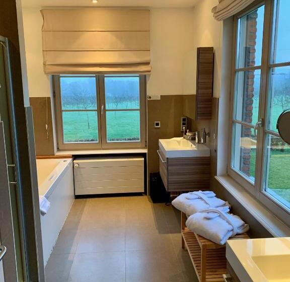 סוויטה עם ג'קוזי, Domaine De La Noiseraie