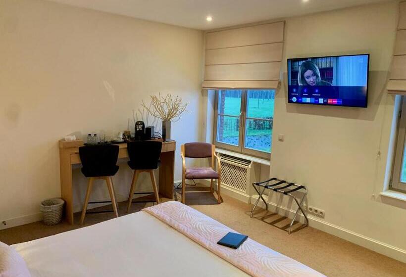 חדר משפחתי, Domaine De La Noiseraie