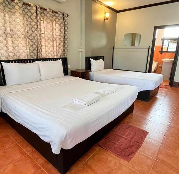 اتاق استاندارد سه نفره, Nice View Guesthouse