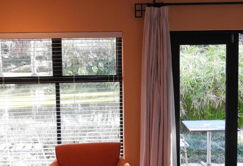 اتاق لوکس, Willow Place Guest House