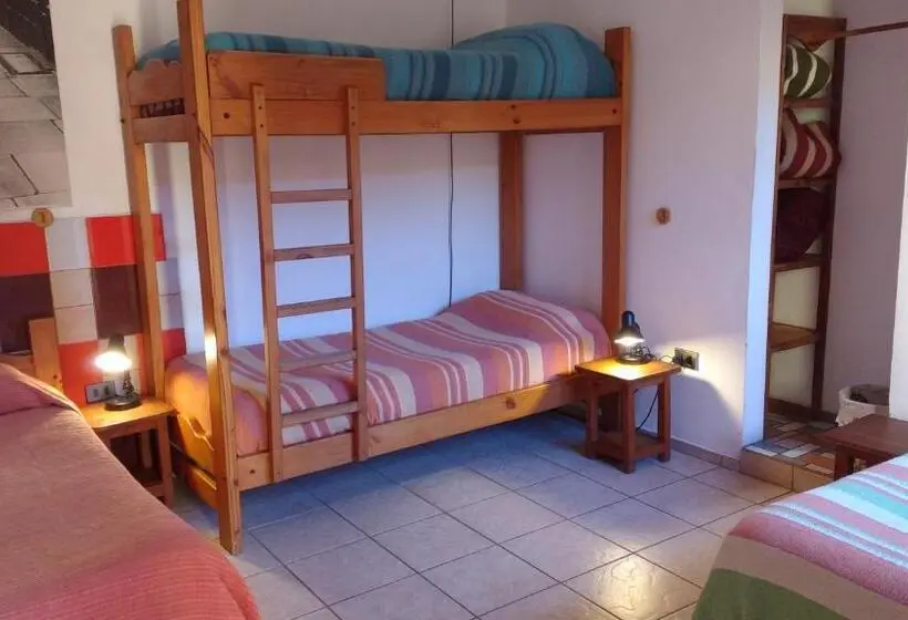 Standard Neljän Hengen Huone Jaettu Kylpyhuone, Hostal El Punto