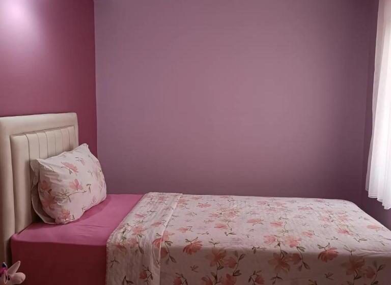 اتاق خانوادگی, Samlife Apart