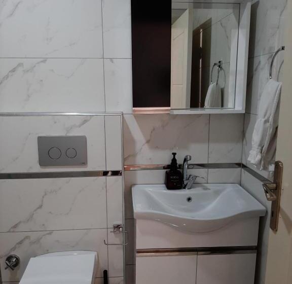 اتاق خانوادگی, Samlife Apart