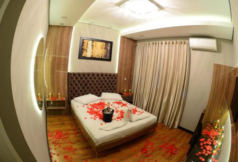 豪华房间, Helus Motel