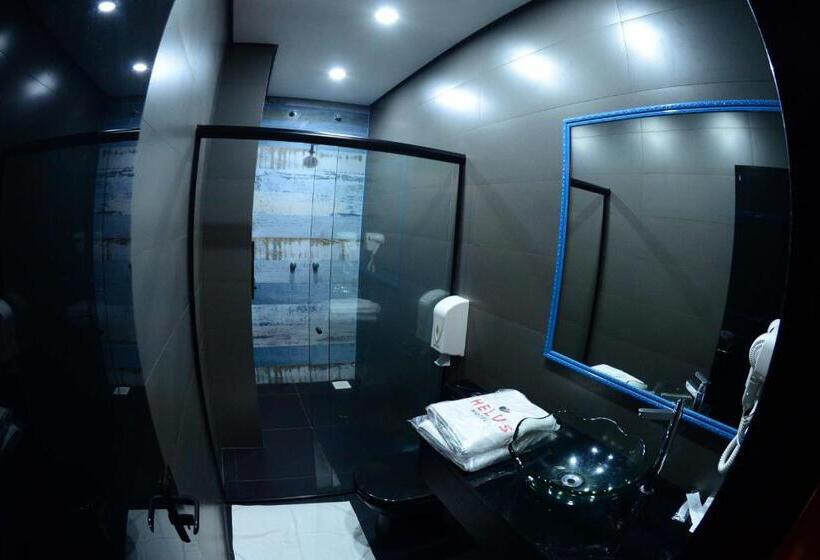 豪华房间, Helus Motel