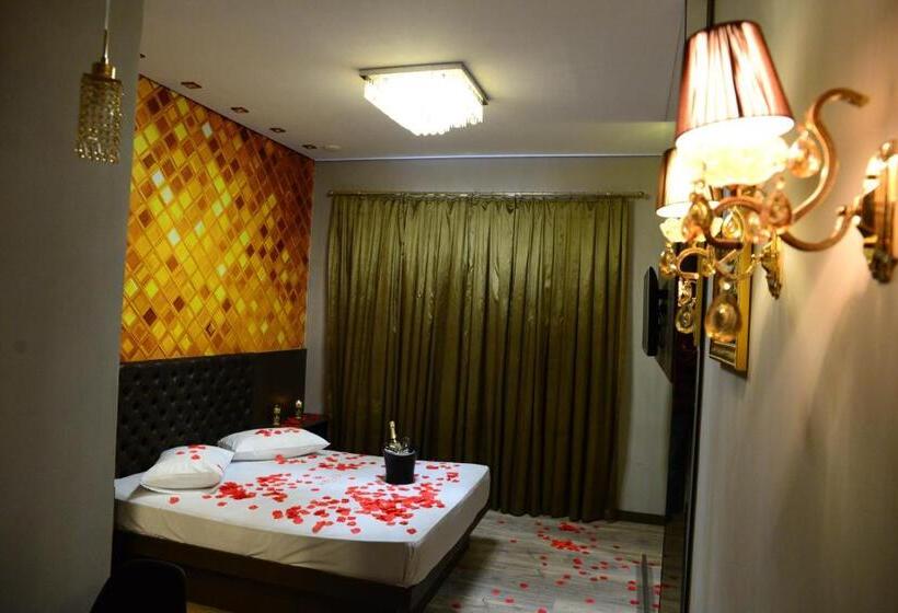디럭스 룸, Helus Motel