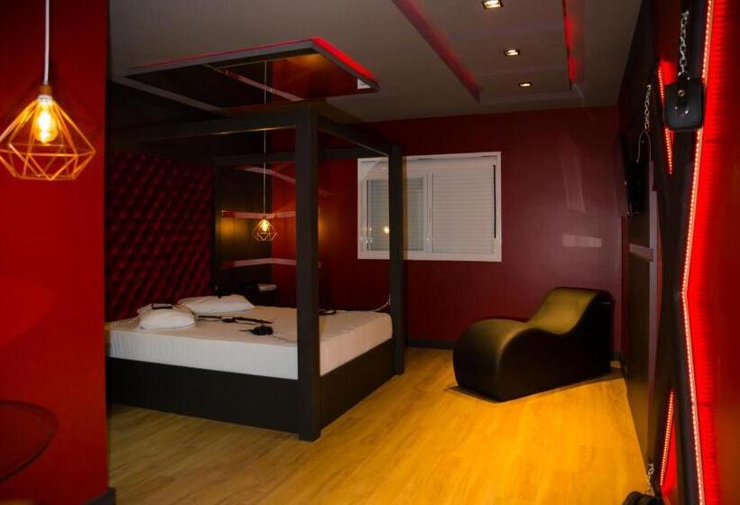 豪华房间, Helus Motel