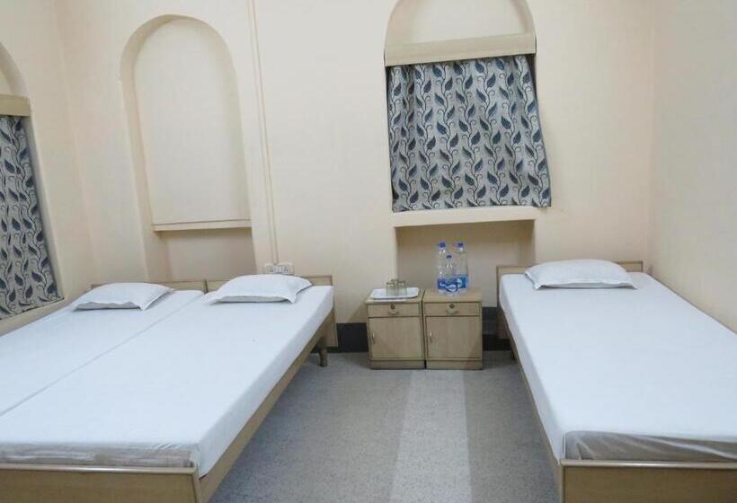 Семейный Номер Deluxe, Shaw Guest House