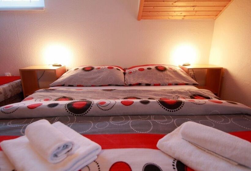 غرفة قياسية رباعية, Penzion U Rodinky