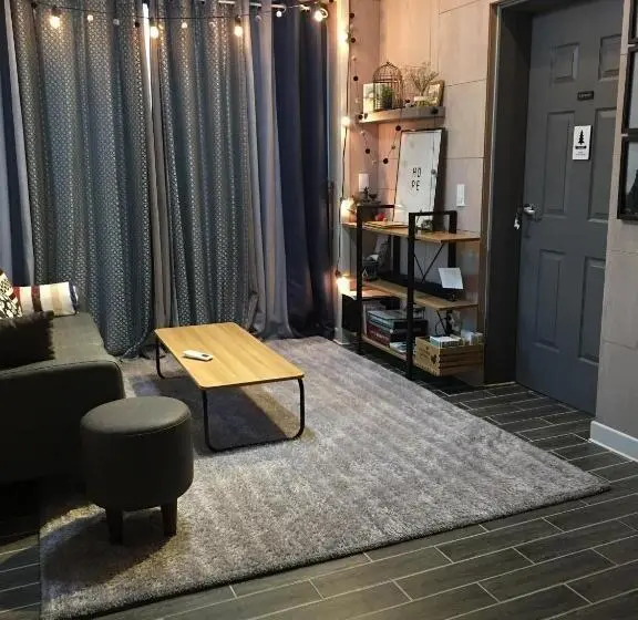 ファミリールーム, Us On Earth Guesthouse