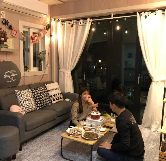 ファミリールーム, Us On Earth Guesthouse