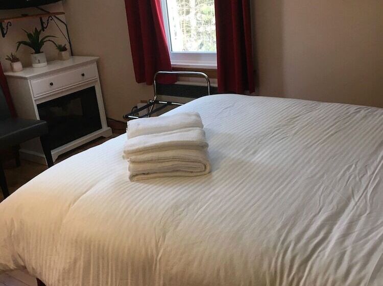 Номер Стандарт, Auberge Closjoli