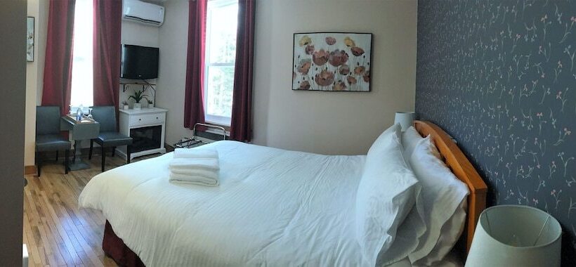 Номер Стандарт, Auberge Closjoli