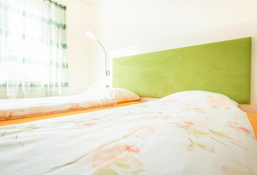 标准间, Franz Anton