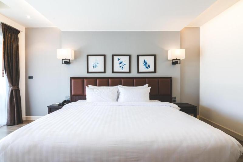 غرفة سوبيريور مطلة على حمام السباحة, Katathong Golf Resort & Spa