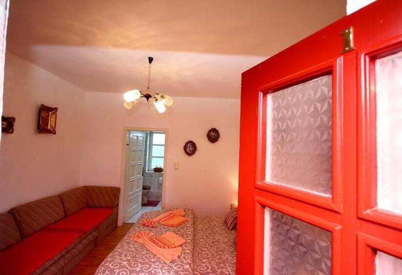 اتاق استاندارد سه نفره, 3 Platana