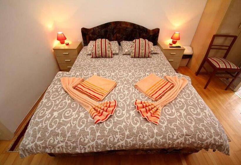 اتاق استاندارد سه نفره, 3 Platana