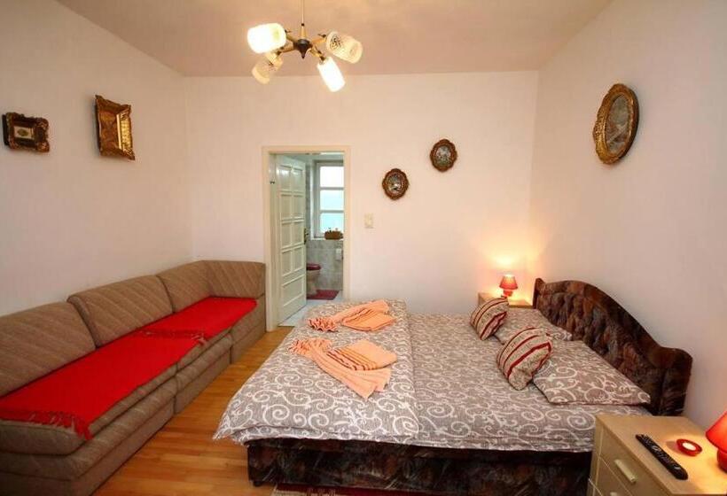 اتاق استاندارد سه نفره, 3 Platana